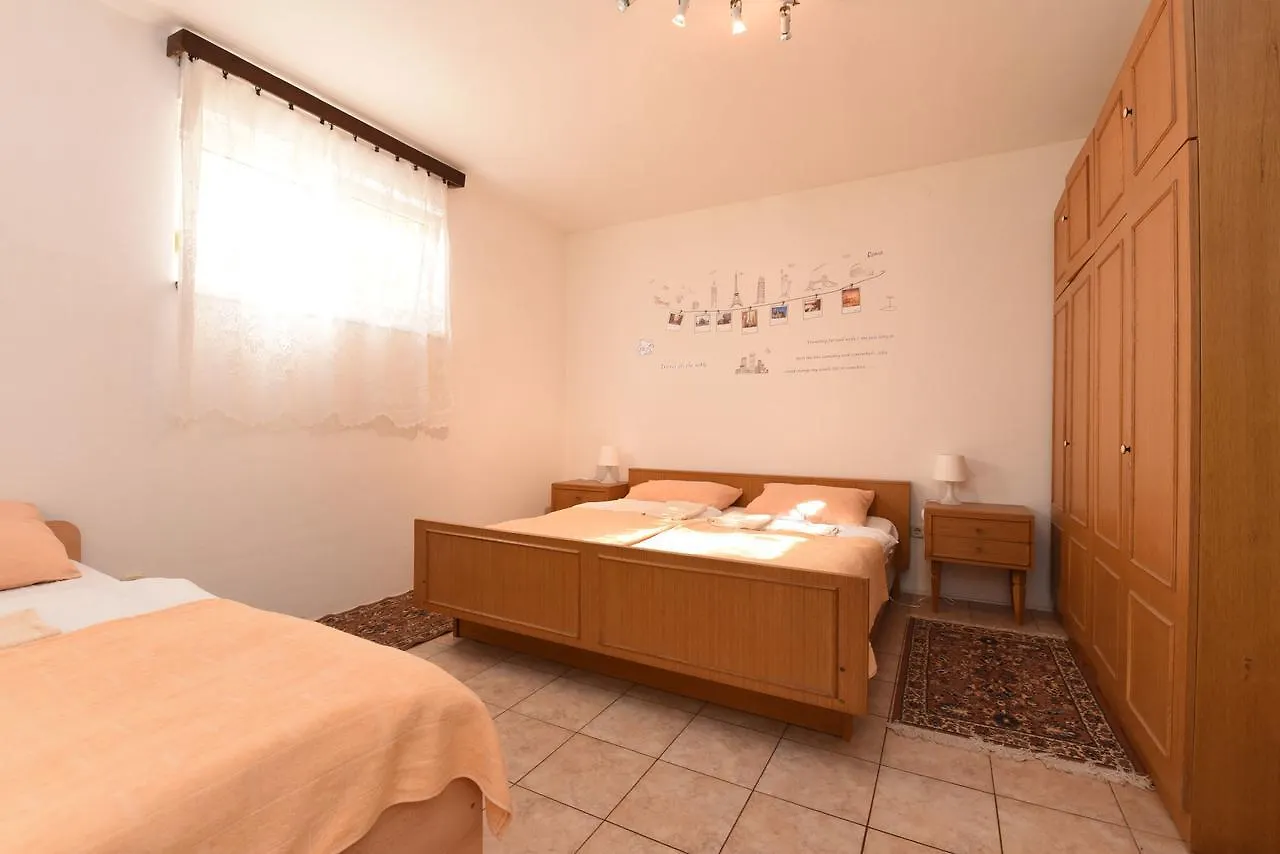 Apartment Josip 1562 Pula